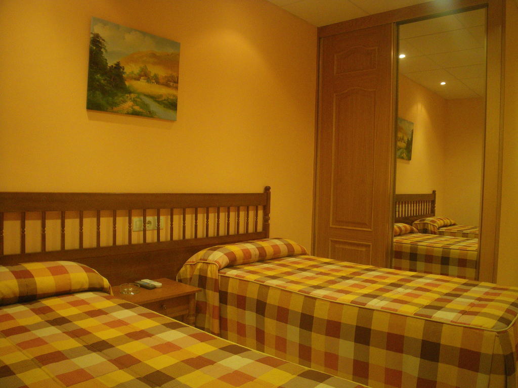 Duque De Osuna Medina de Ríoseco Chambre photo