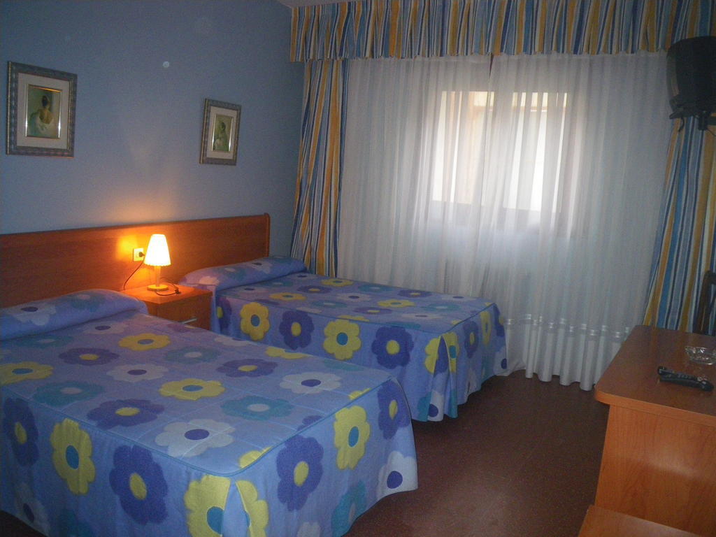 Duque De Osuna Medina de Ríoseco Chambre photo